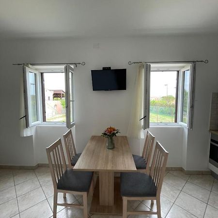 Appartement Accordi Lontani à Nerezine Extérieur photo