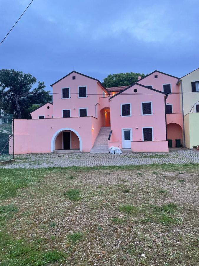 Appartement Accordi Lontani à Nerezine Extérieur photo