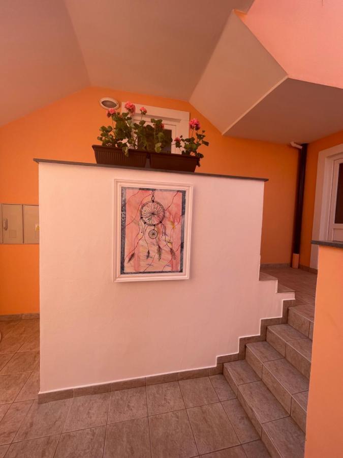 Appartement Accordi Lontani à Nerezine Extérieur photo